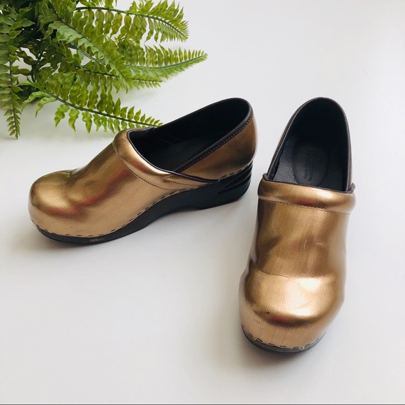 croft & barrow Shoes - Croft&Barrow Juliana Champagne Clogs Size 7M